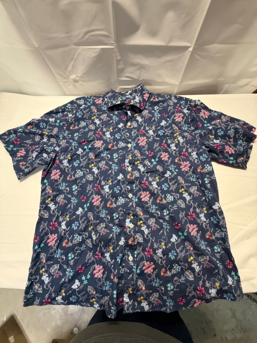 Alan Flusser Navy Floral Short-Sleeve Button-Down Shirt - Picture 2 of 8
